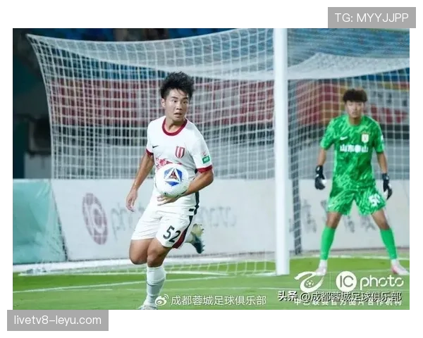 本土新星闪耀赛场：年轻球员强势崛起重塑足球格局