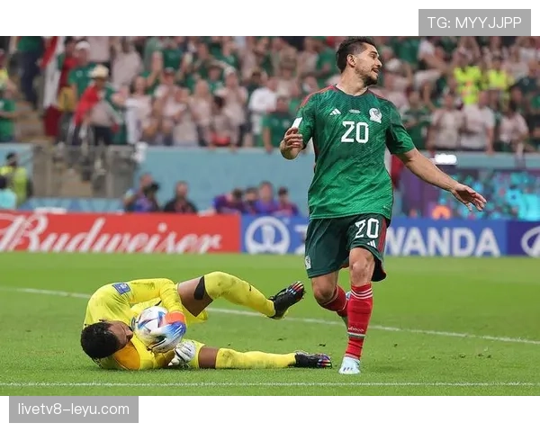 梅赫伦足球队战术革新引爆进攻狂潮，新赛季表现引人瞩目